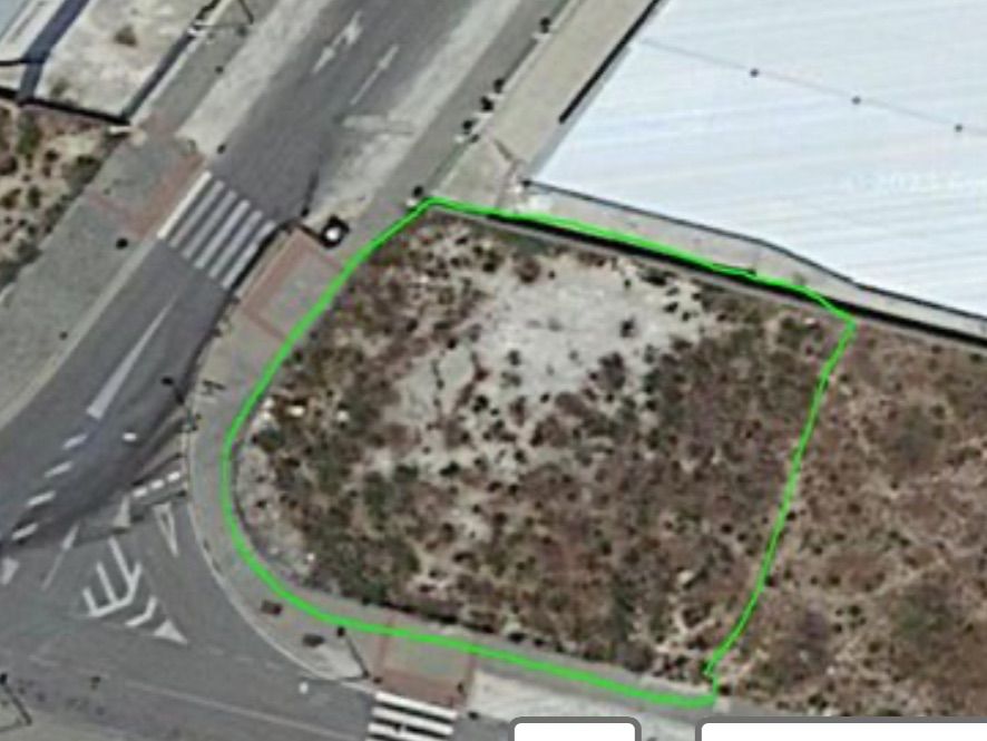 Terreny industrial en venda en Lucena