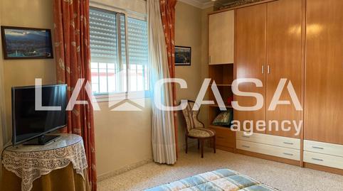 Foto 5 de Casa adosada en venta en Avenida de Europa, Montequinto