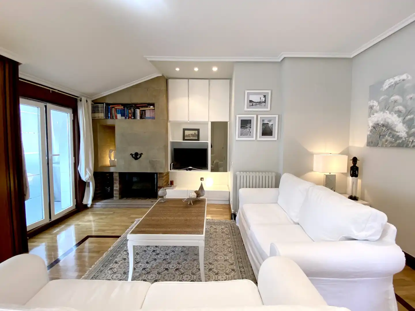 Wohnzimmer von Dachboden zur Miete in Donostia - San Sebastián  mit Terrasse, Möbliert und Waschmaschine