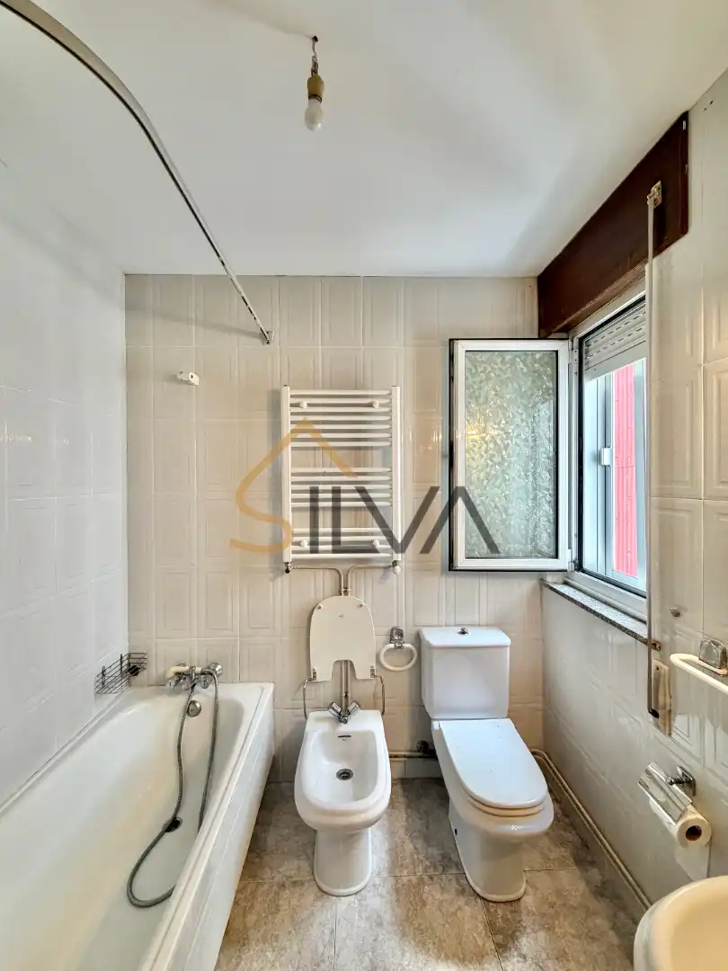 Baño de Piso en venta en Lugo con Calefacción y Horno