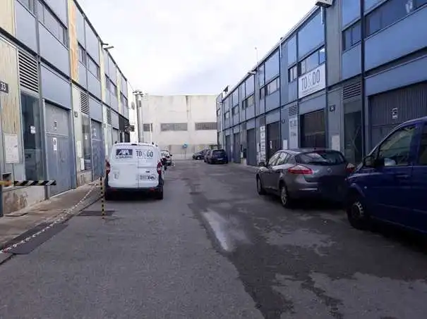 Parking à vendre à Pl/ Parsi