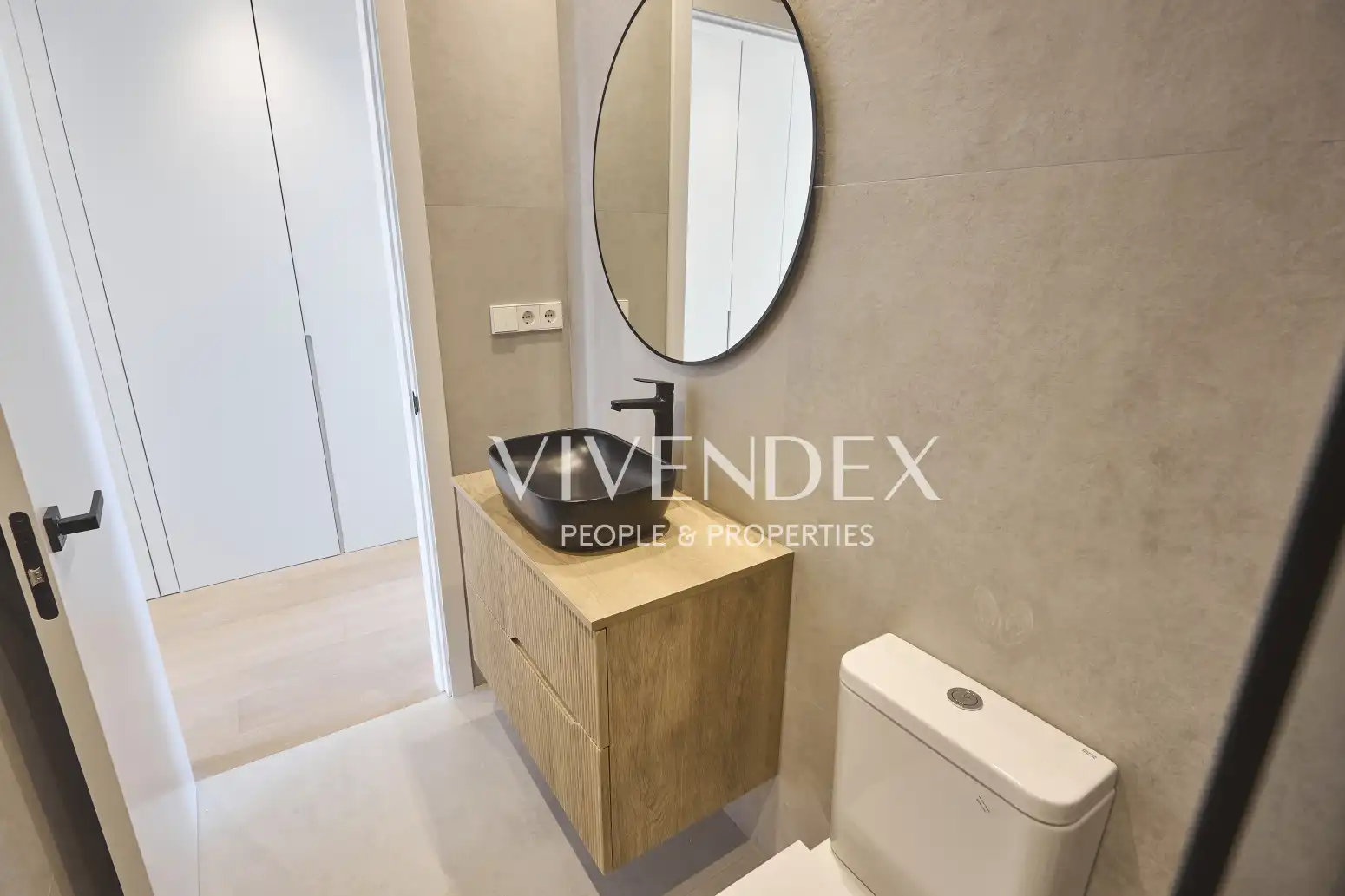 Baño de Ático en venta en Barcelona con Calefacción y Terraza