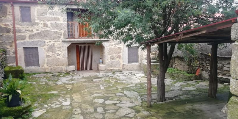 Exterior view of Country house for sale in Fariza  with Private garden, Terrace and Storage room