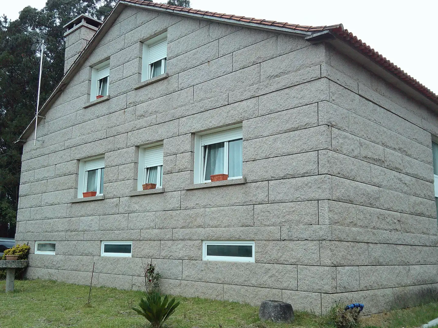 Vista exterior de Casa o xalet en venda en Ribadumia amb Terrassa, Moblat i Balcó