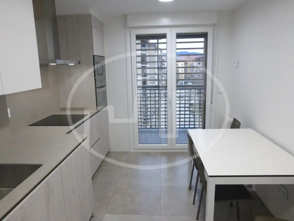 Piso de alquiler en Calle Serafín Olave, Iturrama