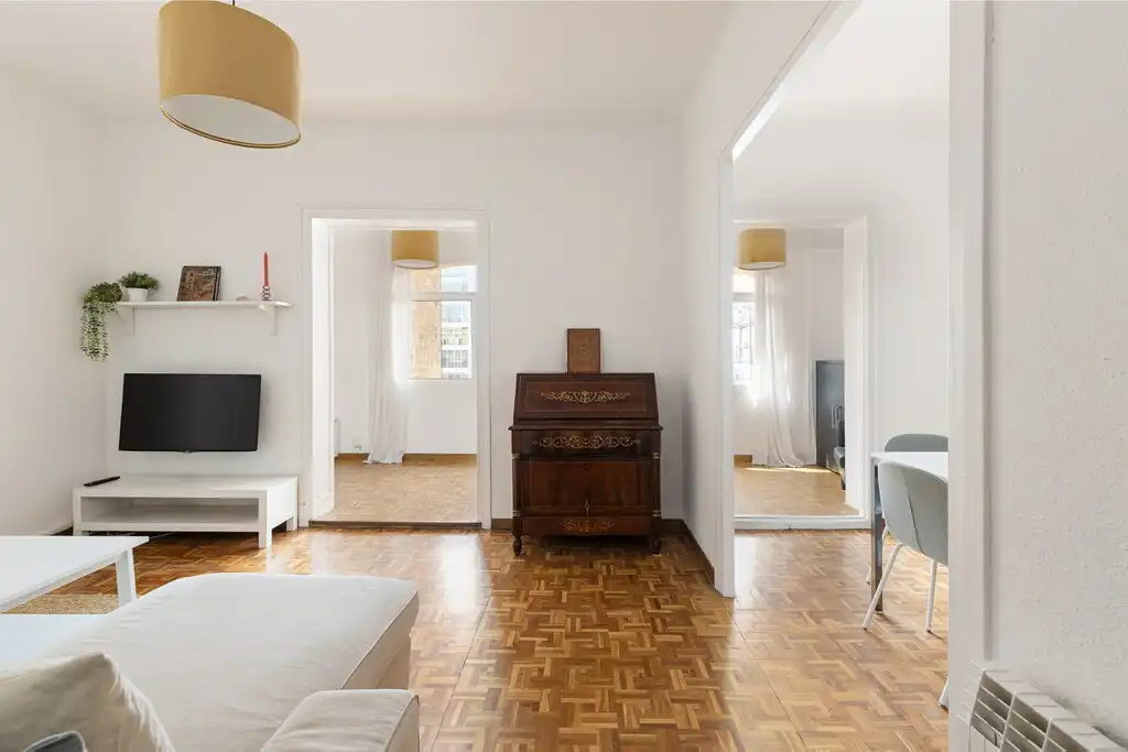 Sala de estar de Apartamento en venta en Barcelona con Calefacción, Parquet y Balcón