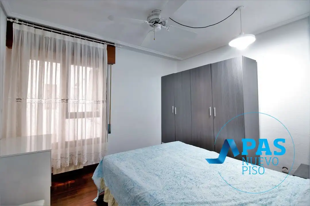 Schlafzimmer von Wohnung zum Verkauf in Santander mit Heizung
