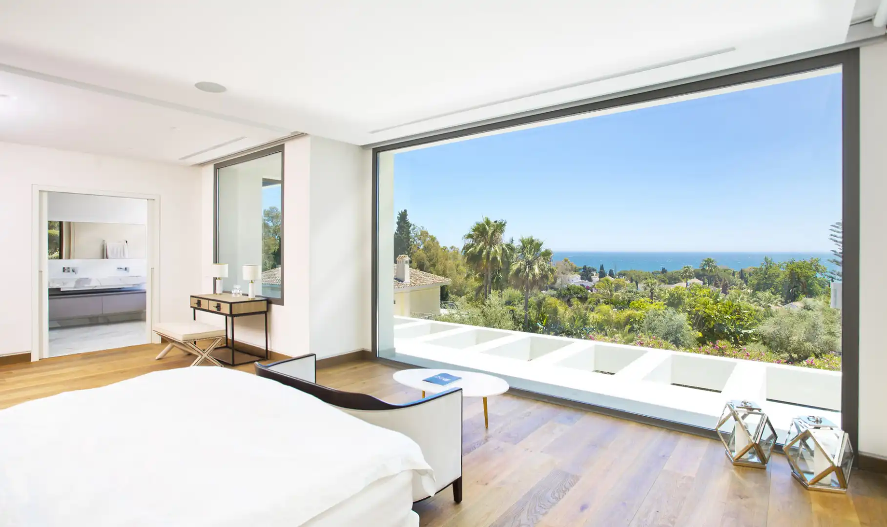 Dormitori de Casa o xalet de lloguer en Marbella amb Aire condicionat, Jardí privat i Terrassa