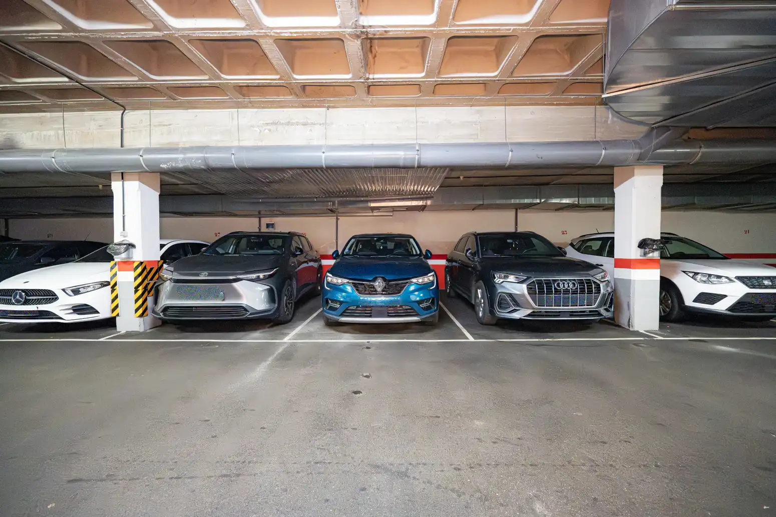 Parkplatz von Wohnung zum Verkauf in Oviedo  mit Heizung, Privatgarten und Abstellraum