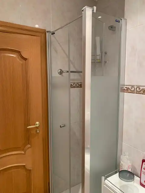Baño de Piso de alquiler en  Pamplona / Iruña con Calefacción, Parquet y Amueblado