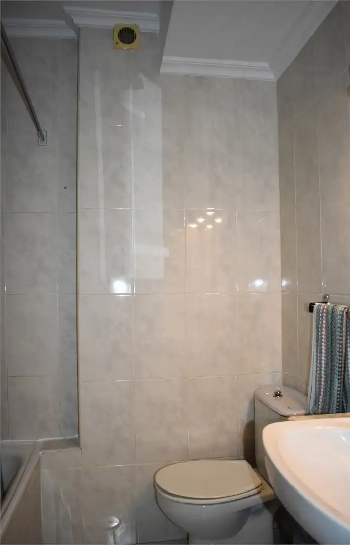 Bathroom of Flat for sale in Vélez-Málaga  with Terrace and Furnished