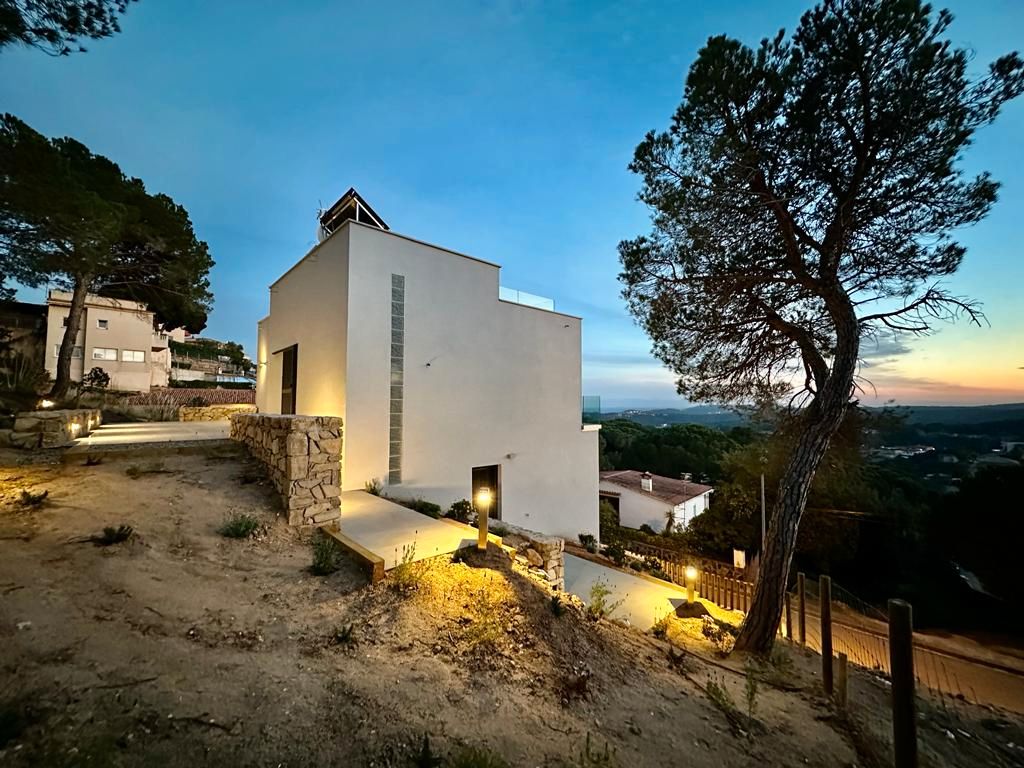 Exterior view of House or chalet for sale in Lloret de Mar  with Air Conditioner, Heating and Private garden