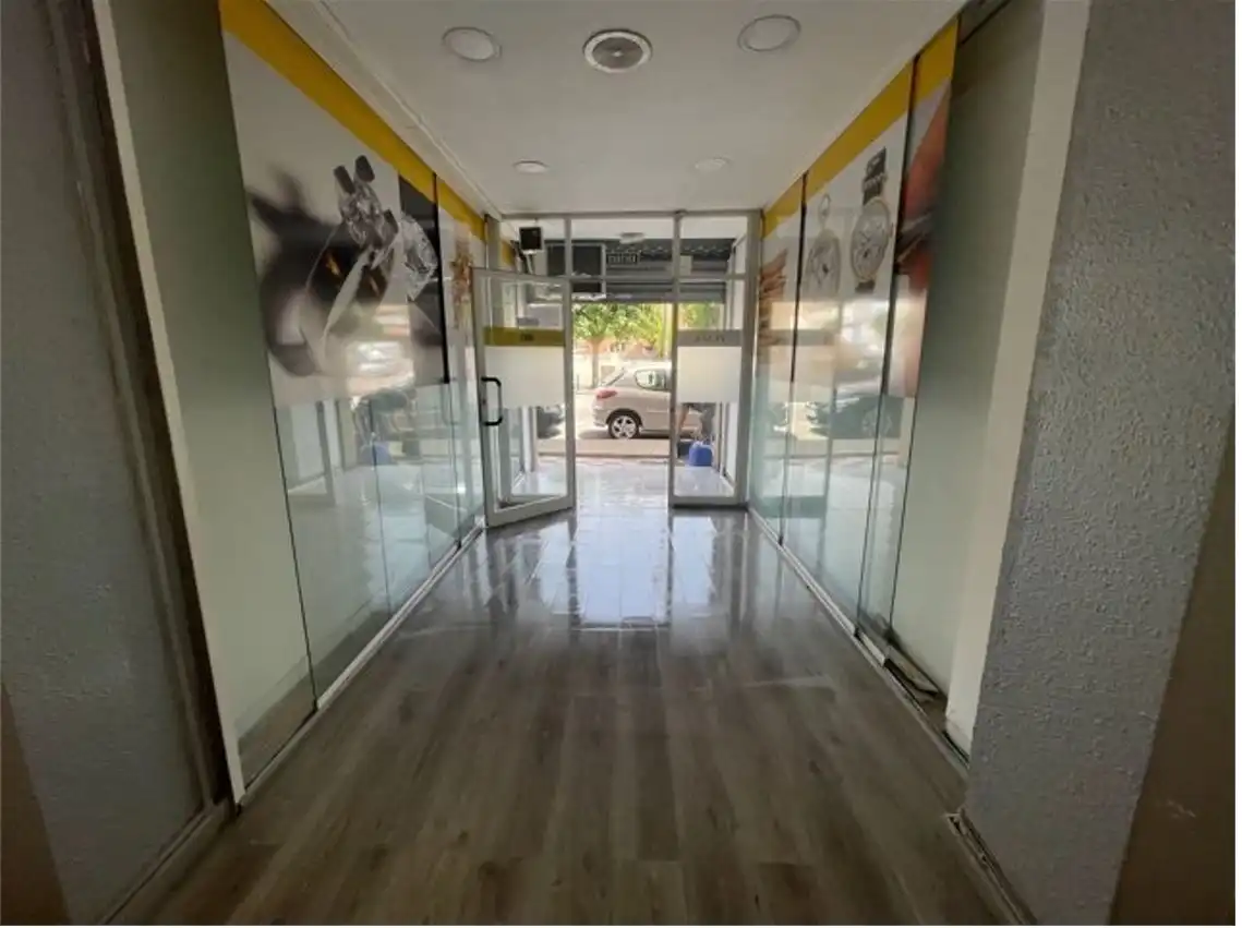 Local comercial en venda a Av Francesc Marimón, imagen 2