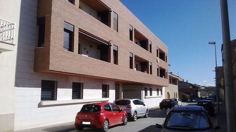 Se alquilan plazas dobles y individuales con portero automático a Les Borges.