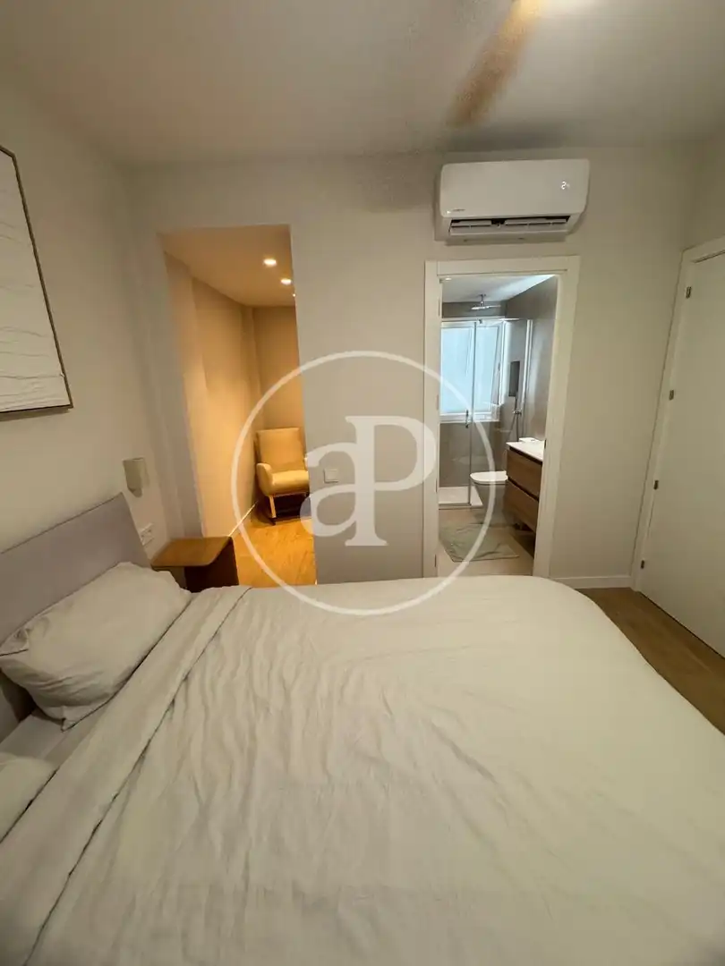 Bedroom of Flat for rent in Valencia  with Air Conditioner, Heating and Furnished