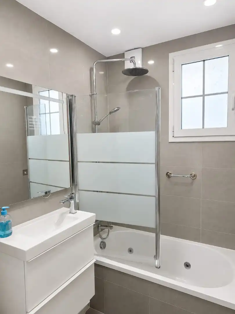 Baño de Casa o chalet en venta en Badalona con Aire acondicionado, Calefacción y Jardín privado