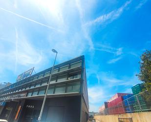 Vista exterior de Oficina en venda en Badalona amb Aire condicionat, Calefacció i Internet