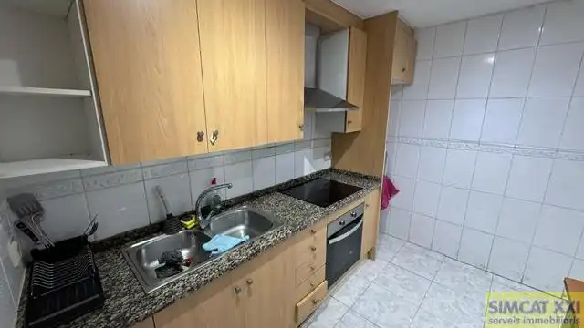 Cuina de Pis en venda en Figueres amb Terrassa i Balcó