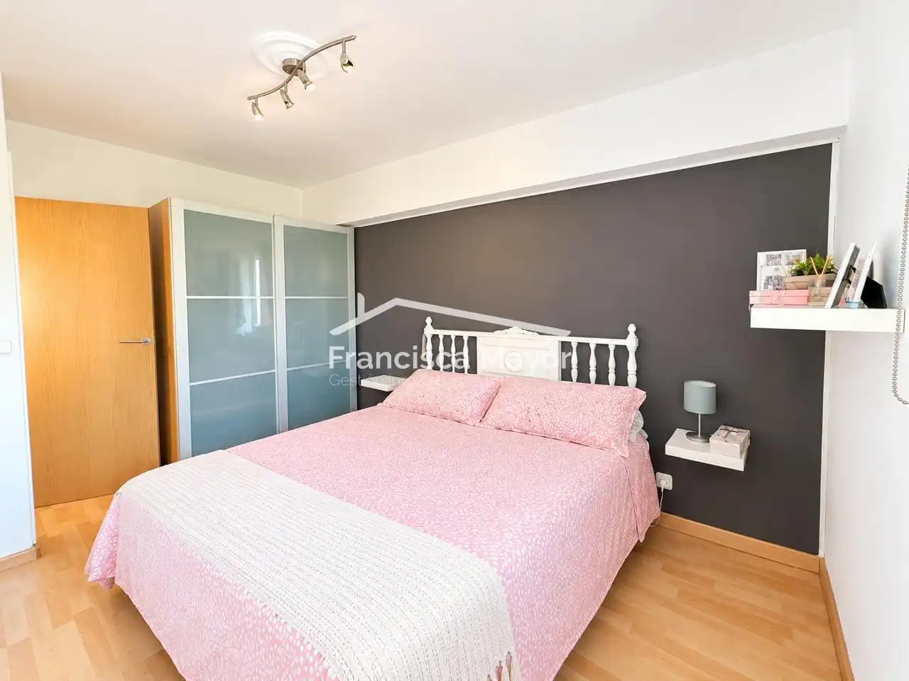 Bedroom of Flat for sale in Valencia  with Air Conditioner and Furnished