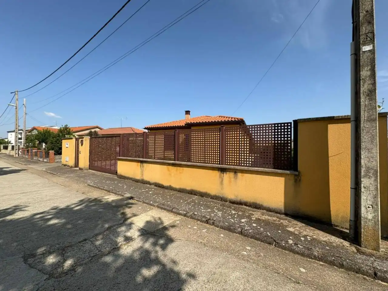 Vista exterior de Casa o xalet en venda en Sancti-Spíritus (Salamanca) amb Calefacció, Jardí privat i Moblat