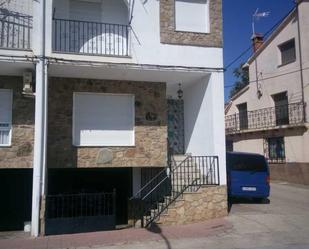 Exterior view of Single-family semi-detached for sale in Perales del Puerto  with Balcony