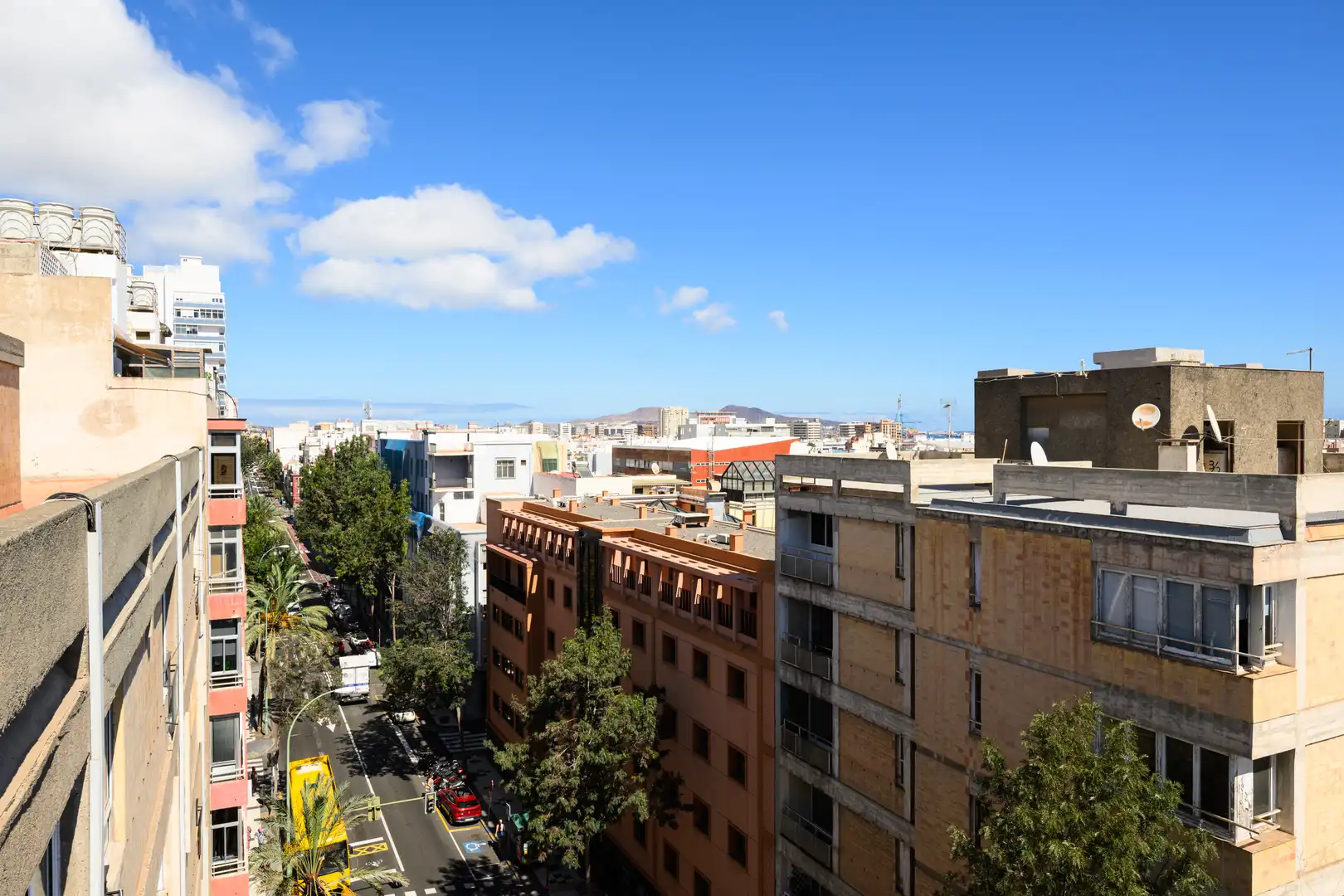 Vista exterior de Ático de alquiler en Las Palmas de Gran Canaria con Terraza