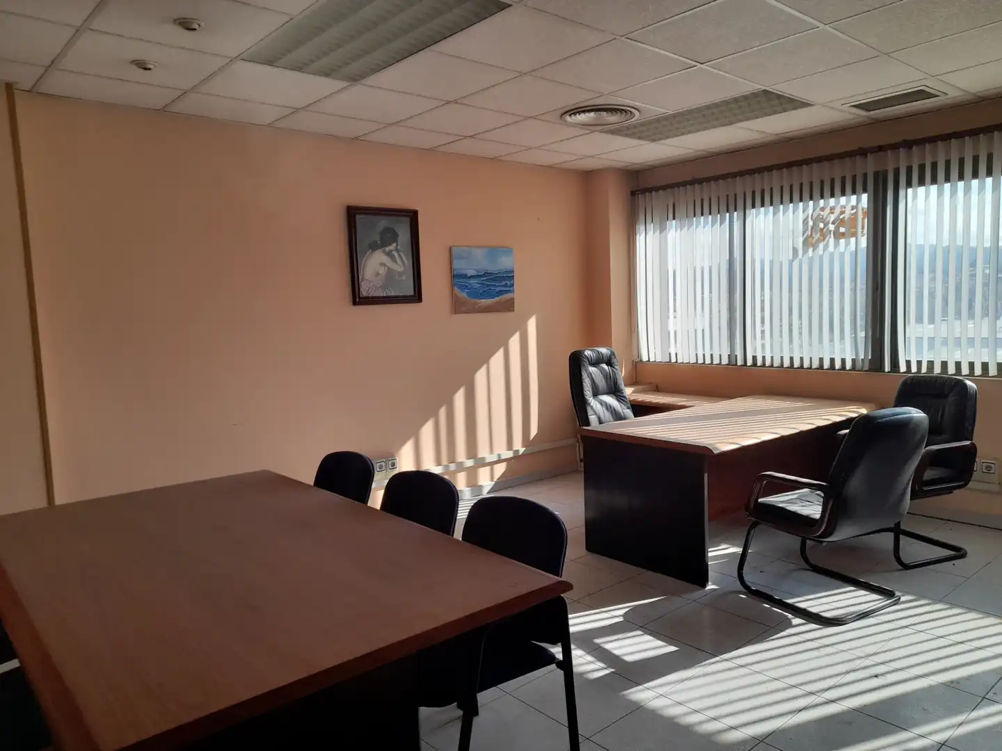 Office for sale in Ripollet  with Air Conditioner, Heating and Furnished