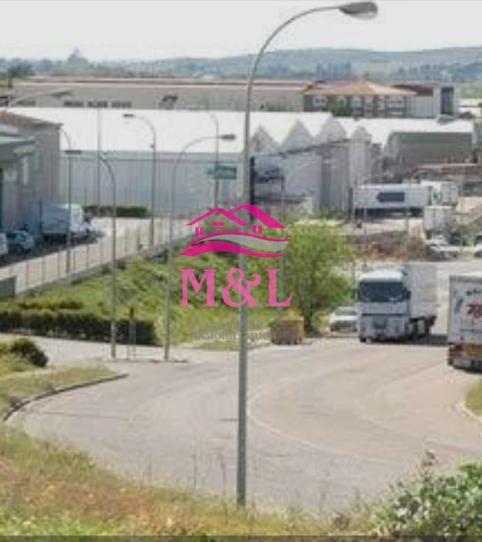 Foto 2 von Fabrikhallen zur Miete in Oeste, Mérida