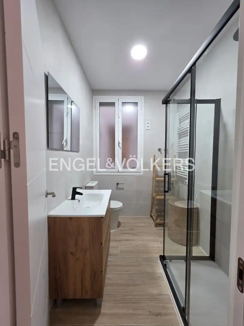 Bathroom of Flat for sale in Madrid  with Heating