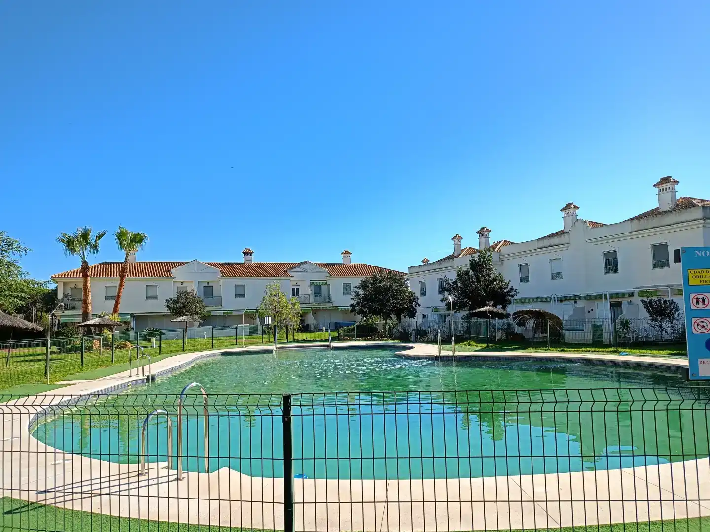 Piscina de Casa adosada en venda en El Portil