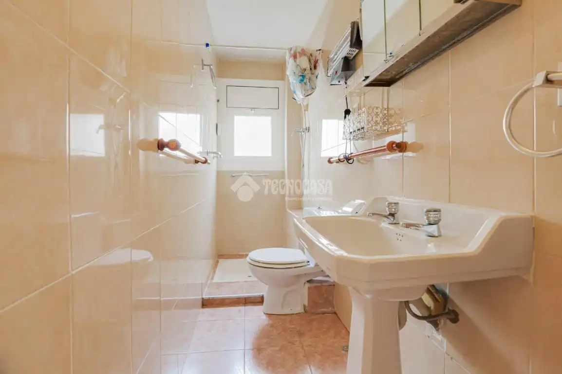 Baño de Piso en venta en Granollers con Aire acondicionado y Balcón