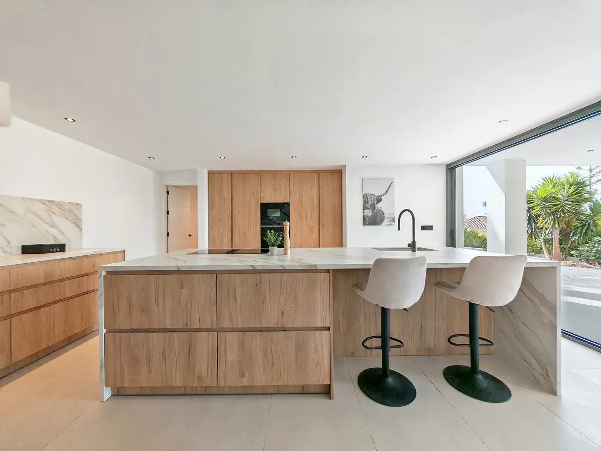 Chalet con piscina en venta en Elviria - Cabopino, imagen 3