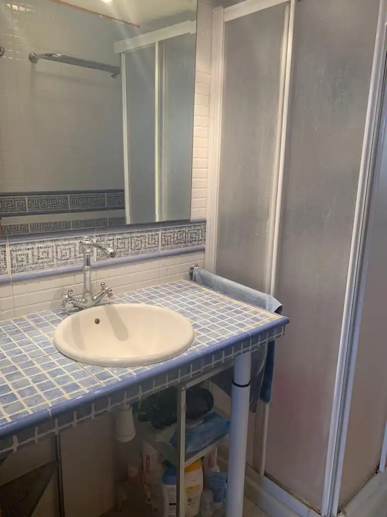 Baño de Apartamento de alquiler en Benicasim / Benicàssim con Terraza