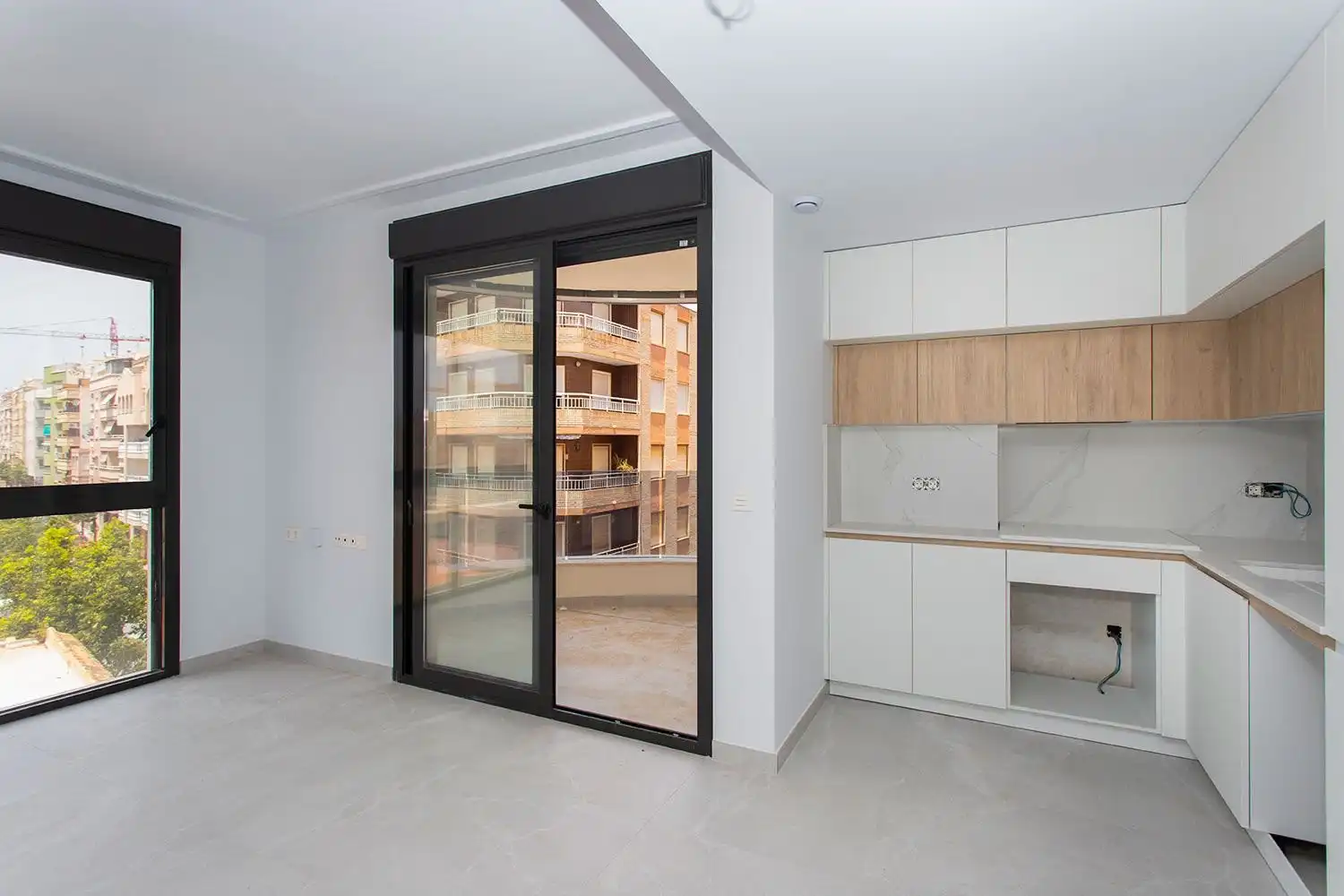 Apartamento con terraza en venta en C/ RAMON GALLUD 164, imagen 3