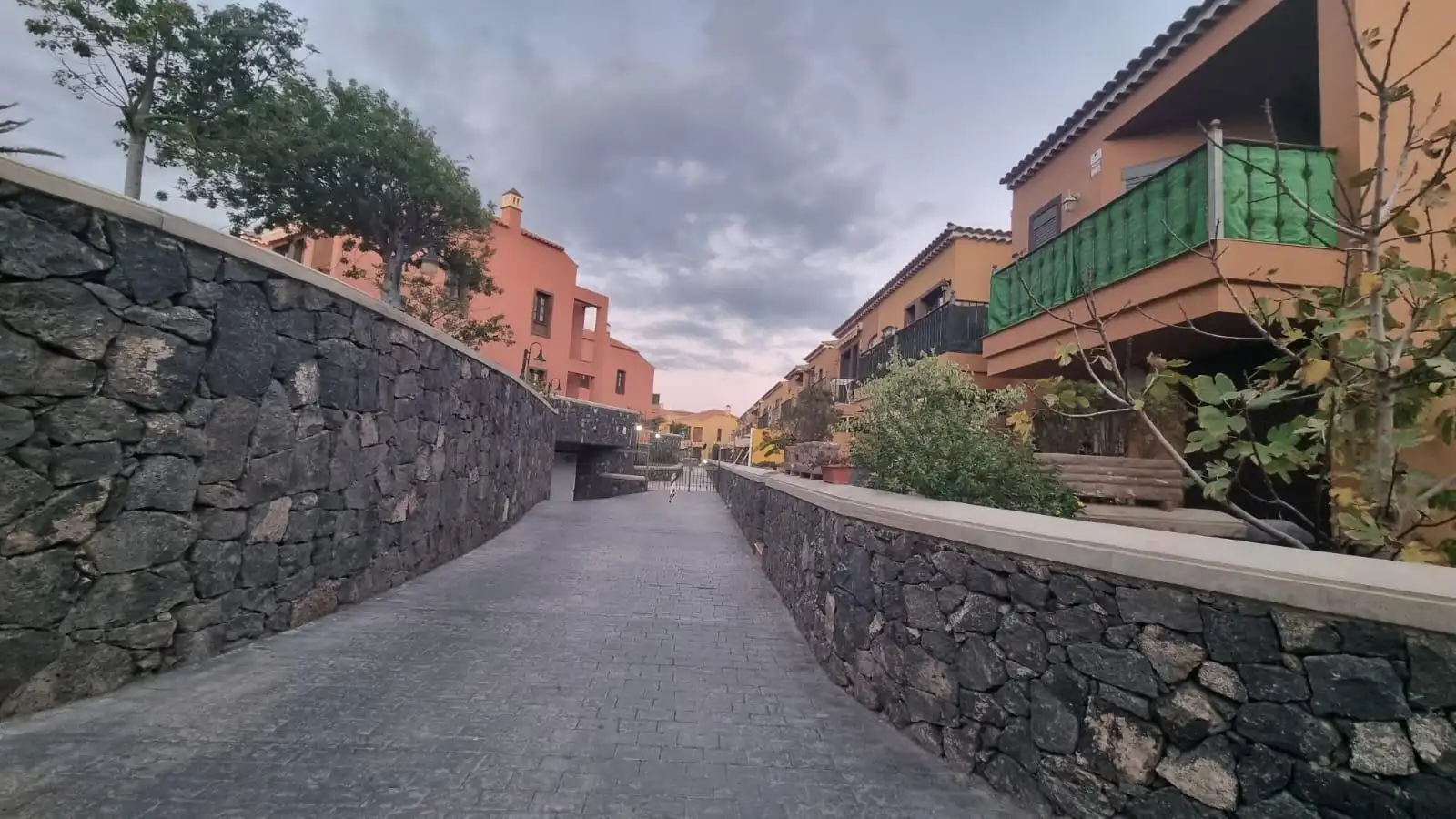 Vista exterior de Apartamento en venta en Arona con Terraza, Amueblado y Piscina comunitaria