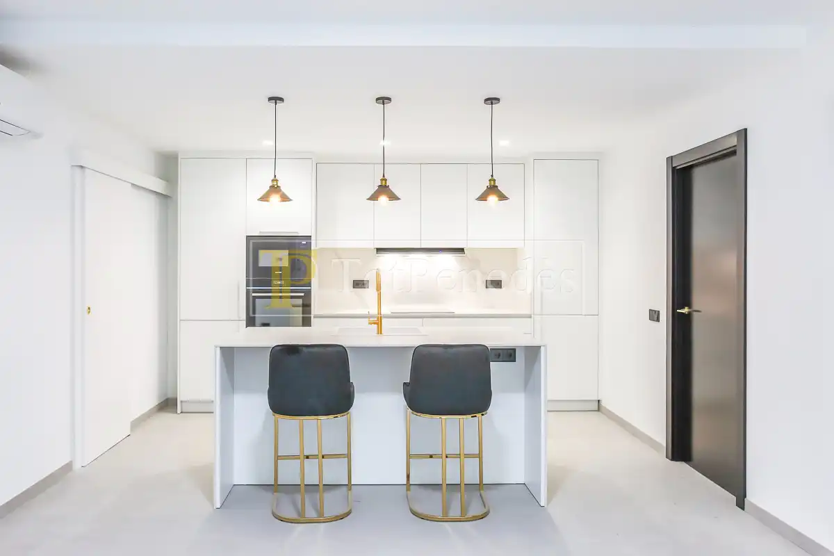 Cocina de Planta baja en venta en Vilanova i la Geltrú con Aire acondicionado y Calefacción