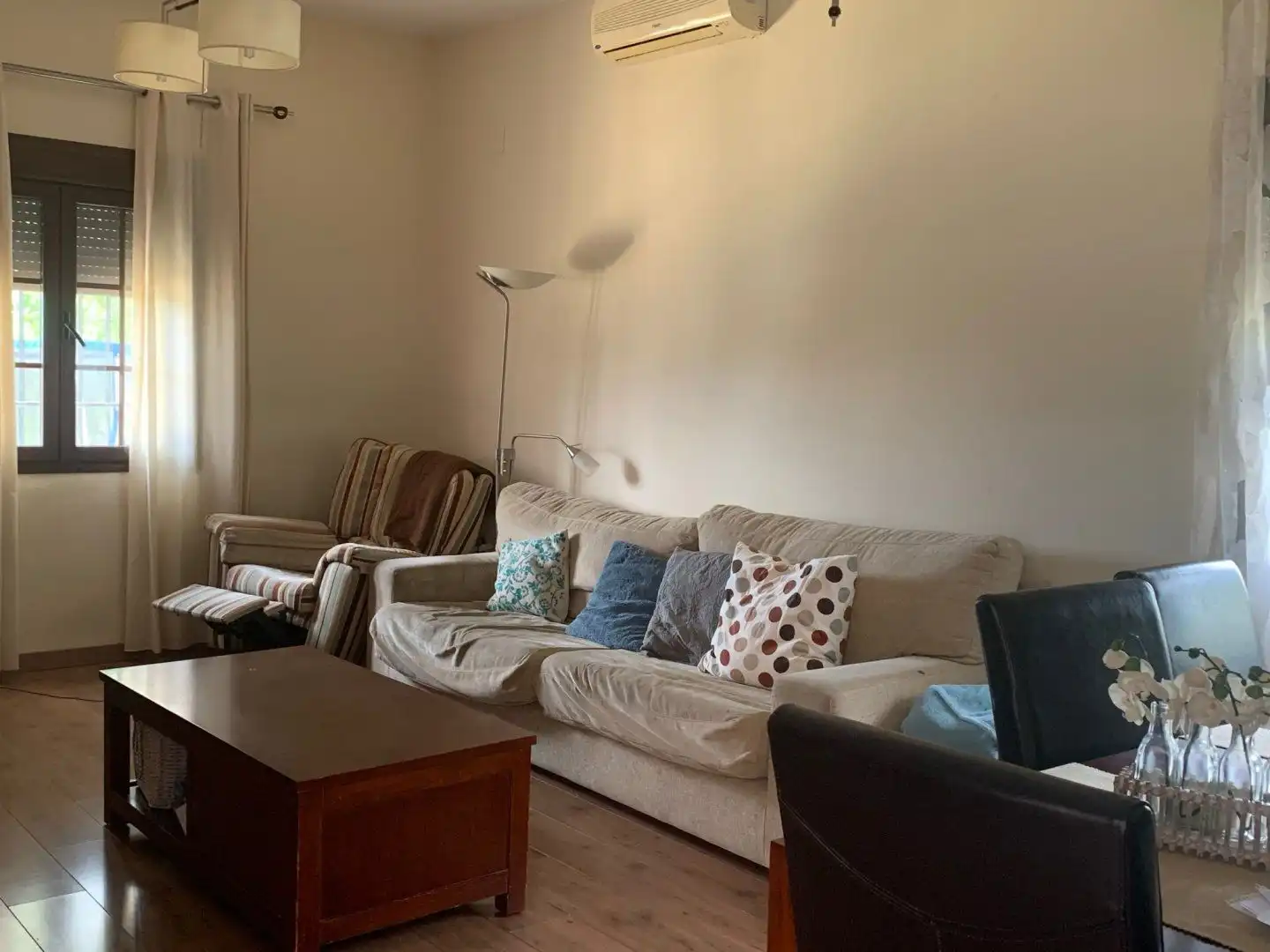Sala d'estar de Casa o xalet en venda en Hinojos amb Aire condicionat, Calefacció i Jardí privat