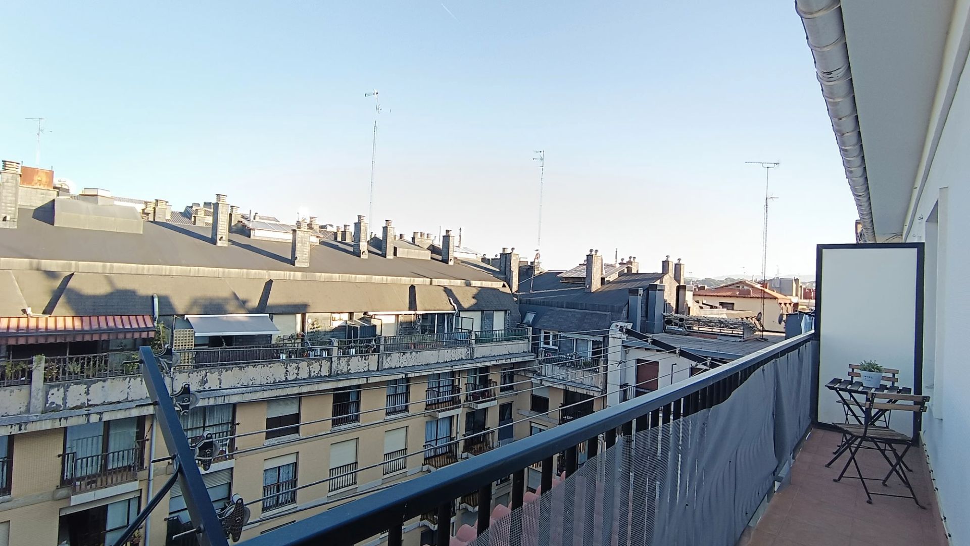 Exterior view of Flat for sale in Donostia - San Sebastián   with Storage room, Furnished and Oven