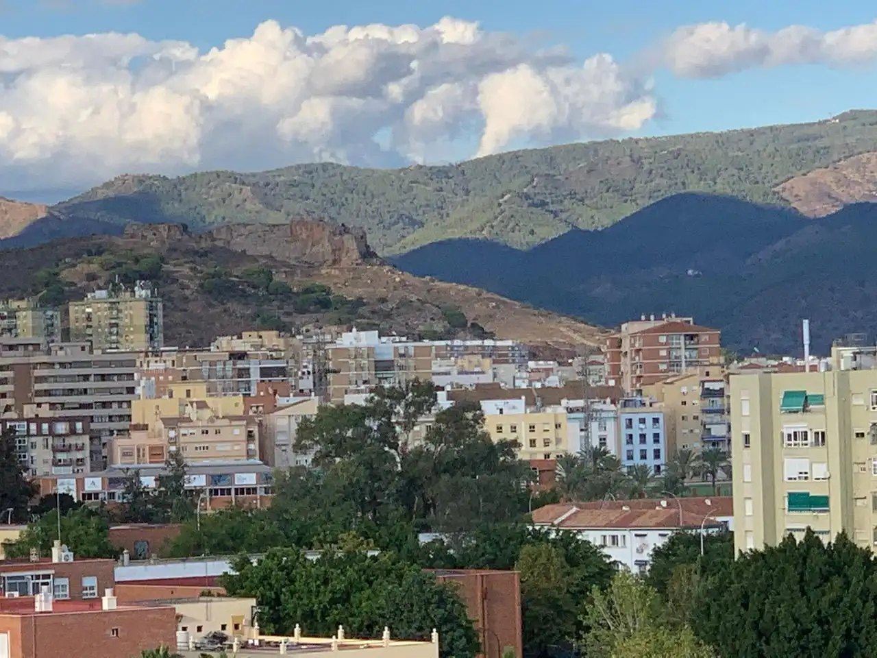 Vista exterior de Pis en venda en Málaga amb Jardí privat i Moblat