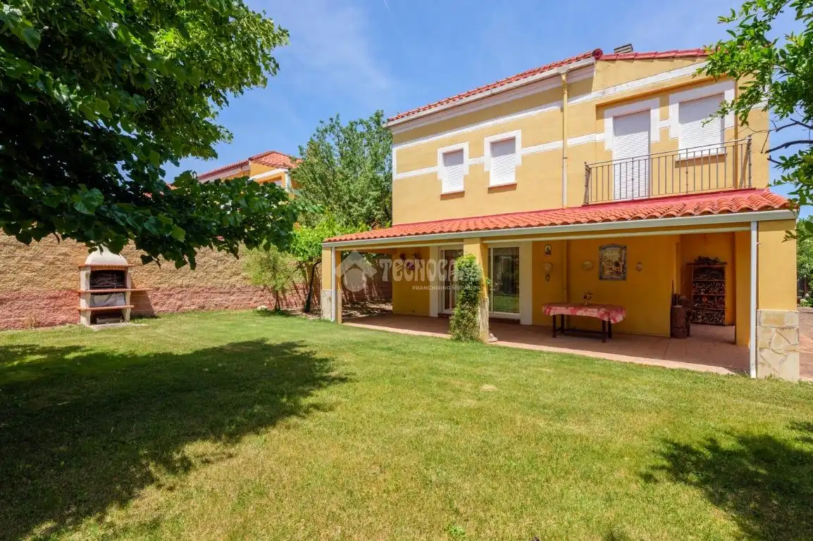 Jardín de Casa o chalet en venta en Cabanillas del Campo con Calefacción y Piscina comunitaria