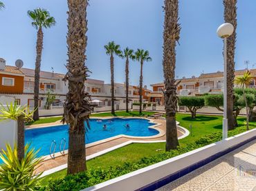 Detached house with pool for sale in Ciudad Quesada
