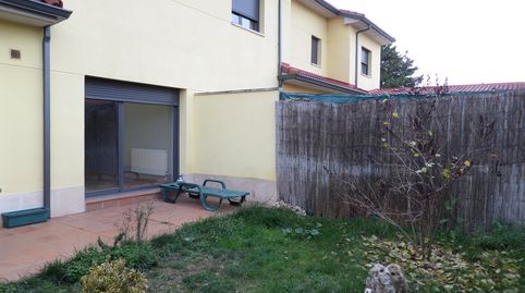 Foto 2 de Casa adosada en venta en Calle Brasil, Tudela de Duero, Valladolid