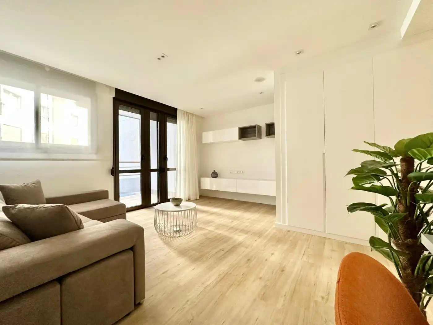 Flat for rent in Calle COLON, Sant Francesc, Ciutat Vella , Valencia Capital
