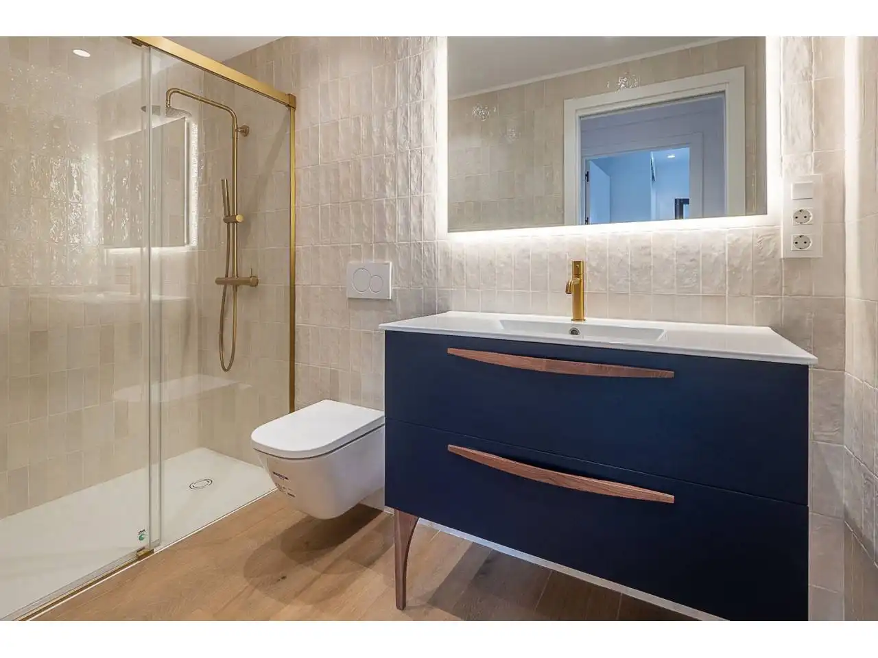 Baño de Piso en venta en Donostia - San Sebastián  con Calefacción, Terraza y Trastero