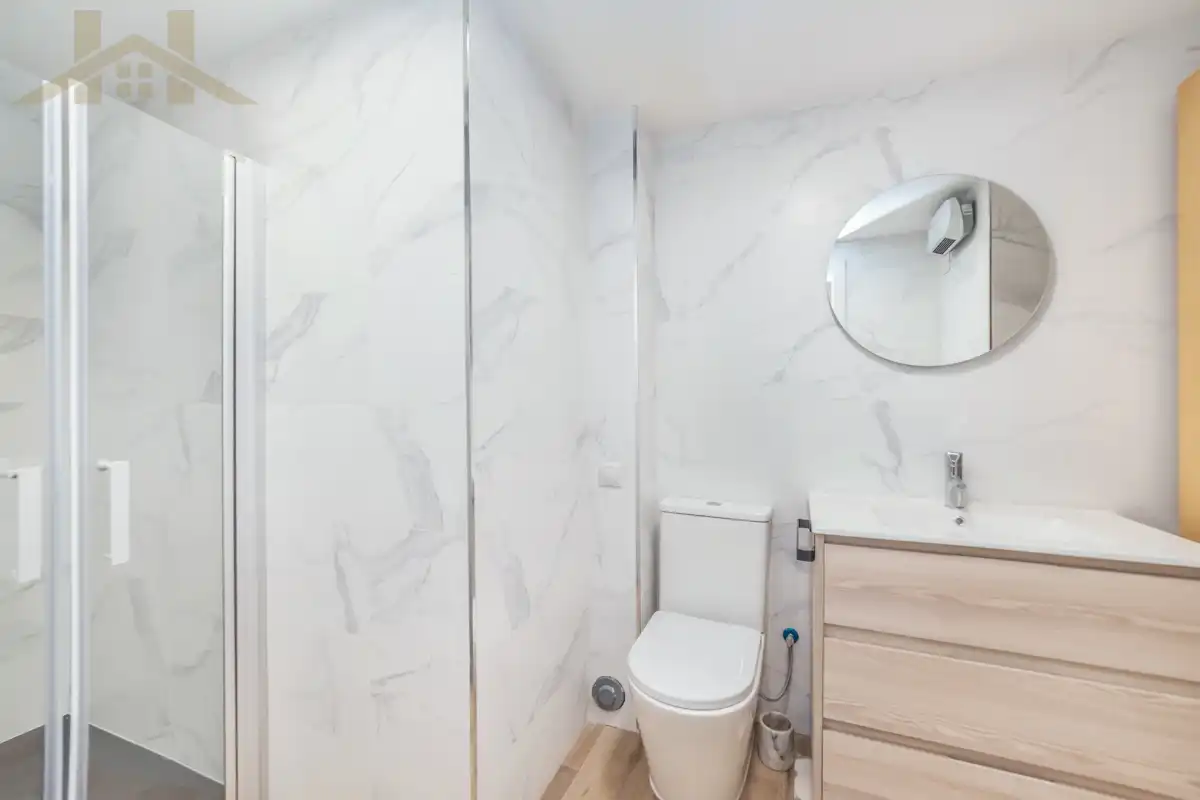Bathroom of Flat for sale in Leganés  with Air Conditioner and Heating