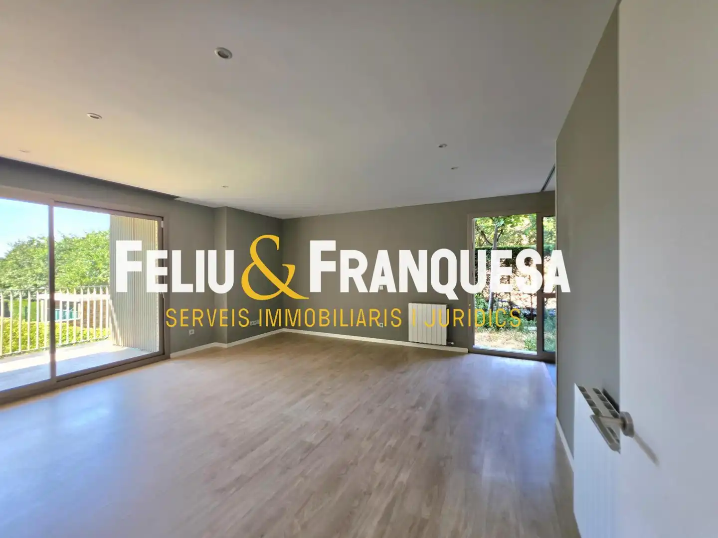 Vista exterior de Piso en venta en Sant Cugat del Vallès con Calefacción, Jardín privado y Terraza