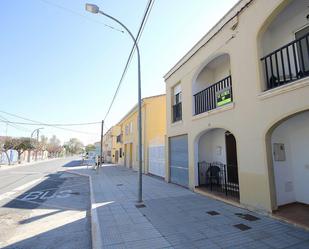 Vista exterior de Casa adosada en venda en Villena amb Calefacció i Terrassa