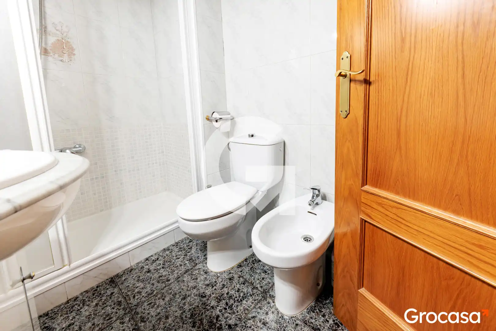 Bathroom of Houses for sale in Terrassa  with Air Conditioner, Heating and Terrace