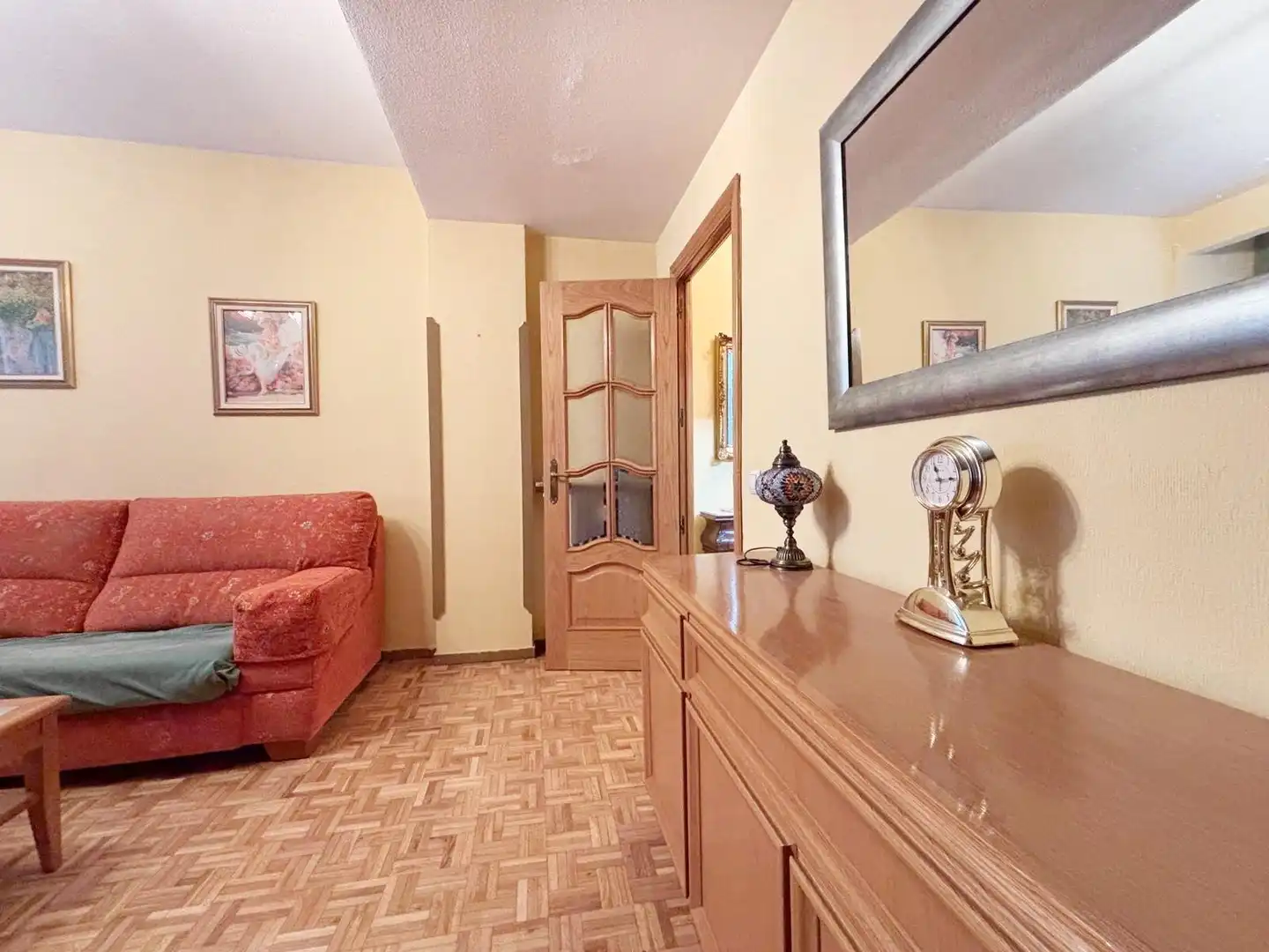 Sala d'estar de Pis en venda en Madrid amb Aire condicionat, Calefacció i Parquet