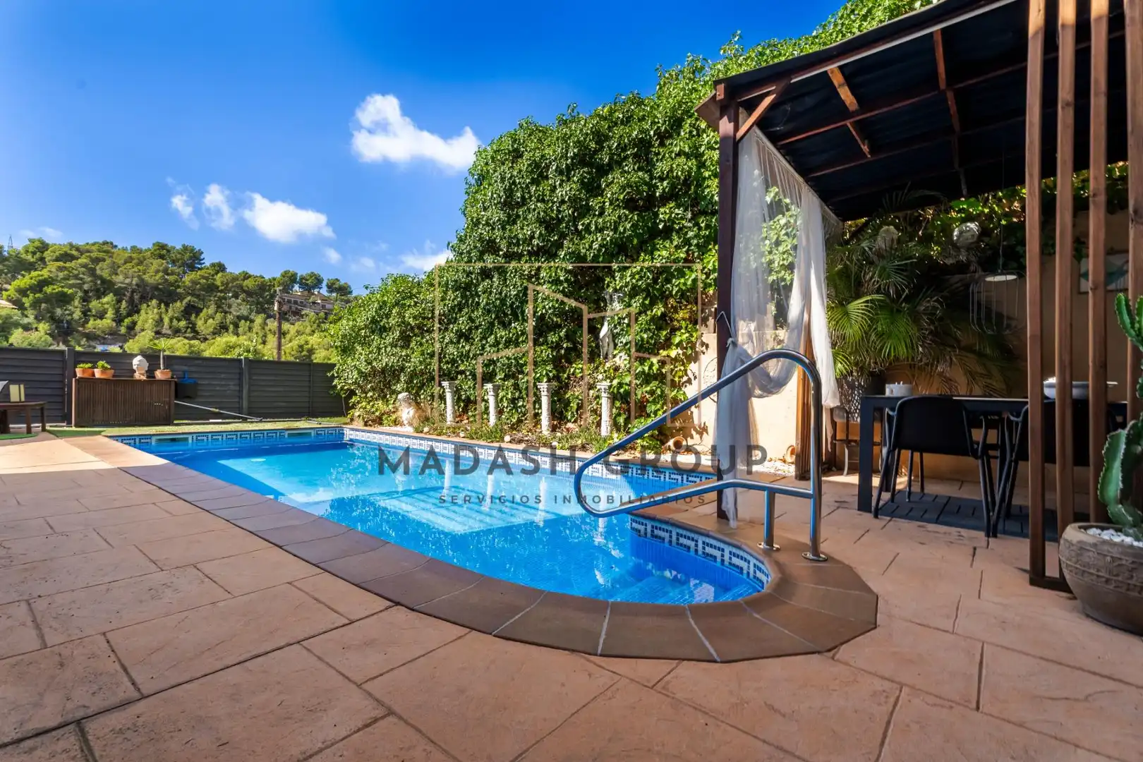 Chalet con piscina en venta en Carrer VIA LACTIA, imagen 7